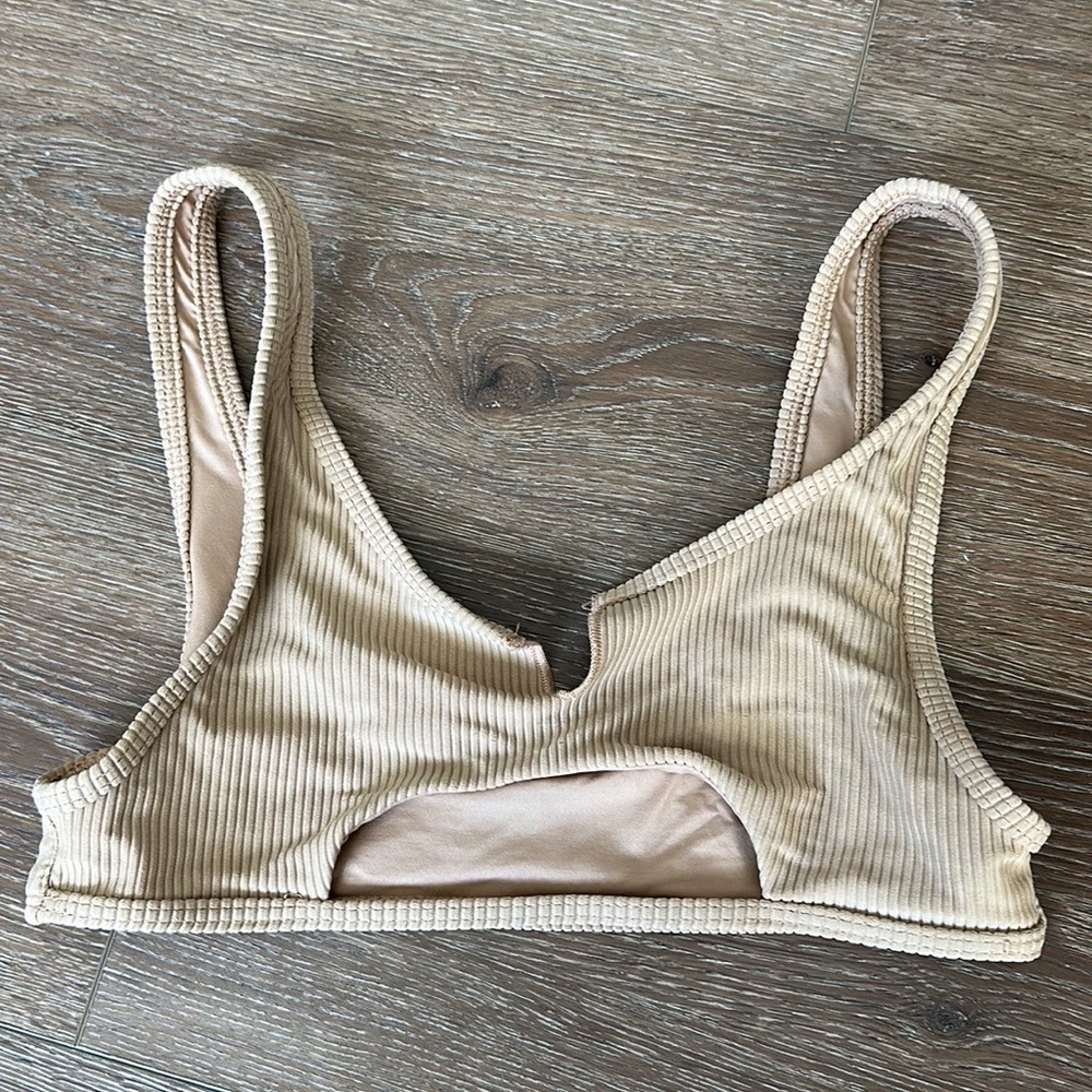 Frankie’s Bikini top. Size M. Tan.